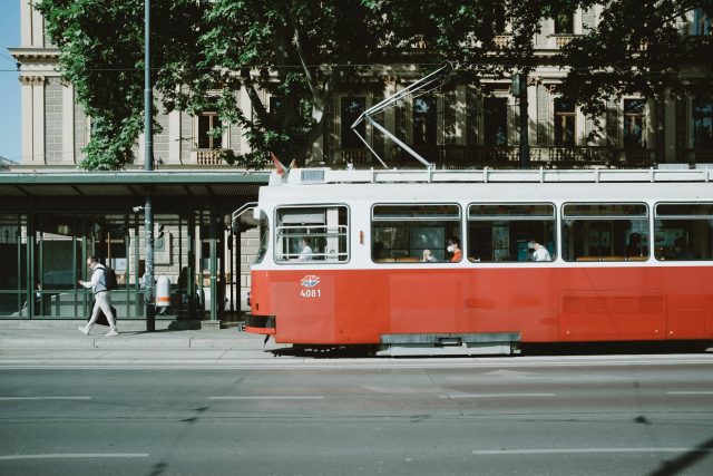 vídeňská tramvaj,  Vídeň | foto: Unsplash,  CC0 1.0