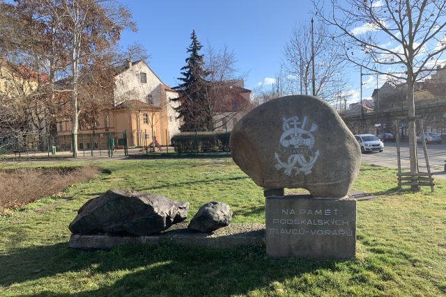 Památník vorařů před podskalskou celnicí na Výtoni | foto: Eva Sinkovičová