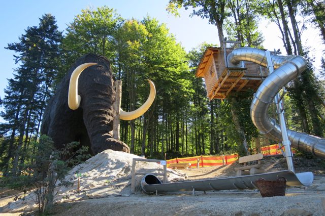 Ústí tzv. chobogánu,  skluzavky,  která vede choborem mamuta | foto: Tereza Brázdová,  Český rozhlas