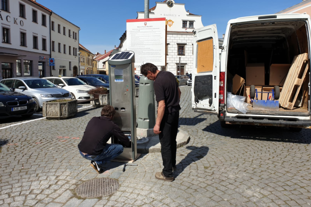 Instalace parkovacích automatů,  Velké Meziříčí | foto: Daniela Brychtová,  Český rozhlas